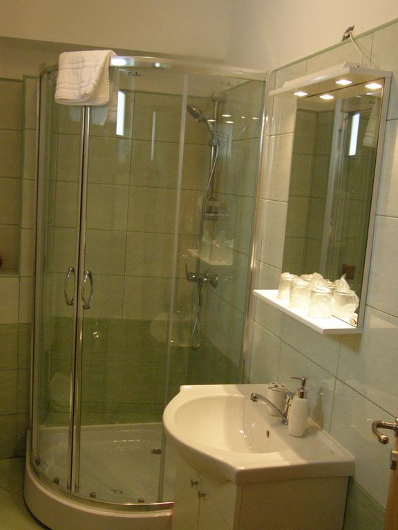 Mokus Panzio Bed and Breakfast Bicfălău Eksteriør billede