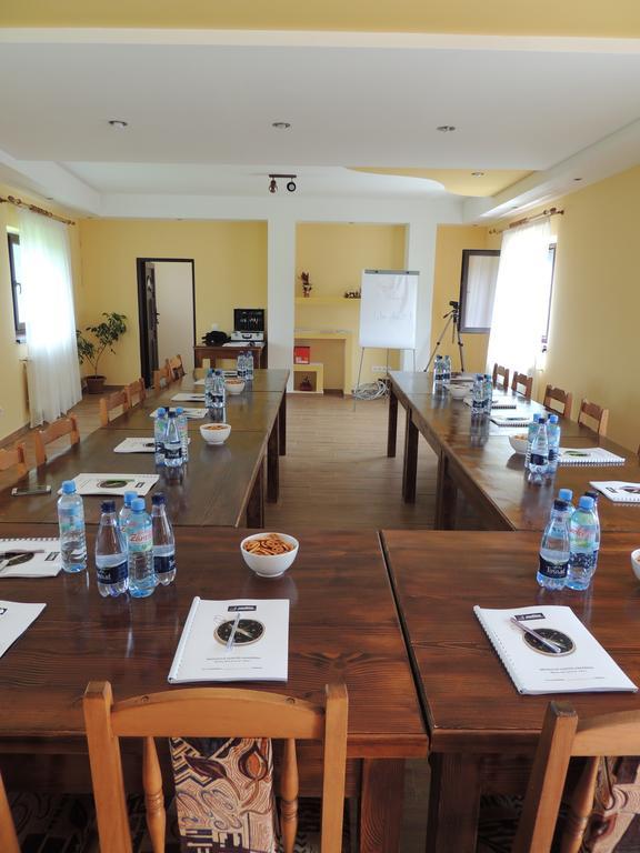 Mokus Panzio Bed and Breakfast Bicfălău Eksteriør billede